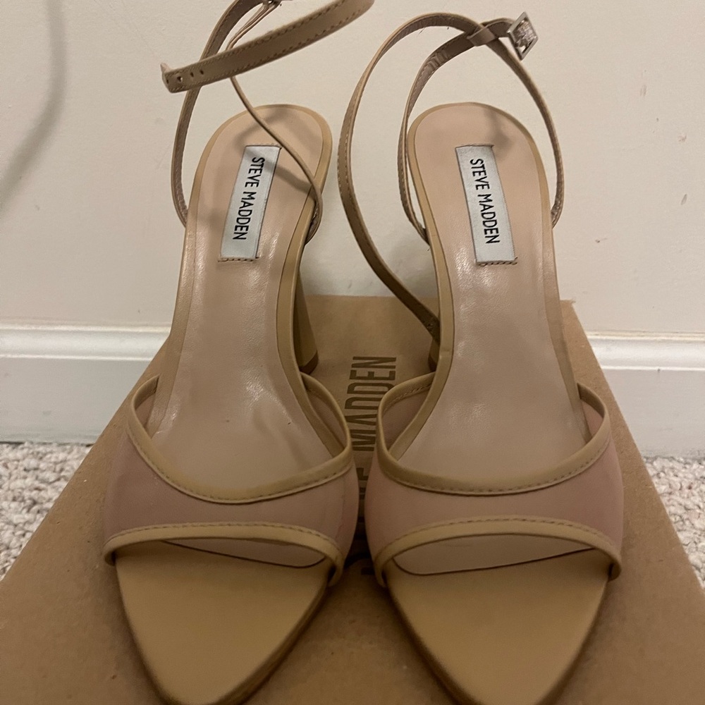 Steve Madden Women's Beki beige strap  Sandal heel